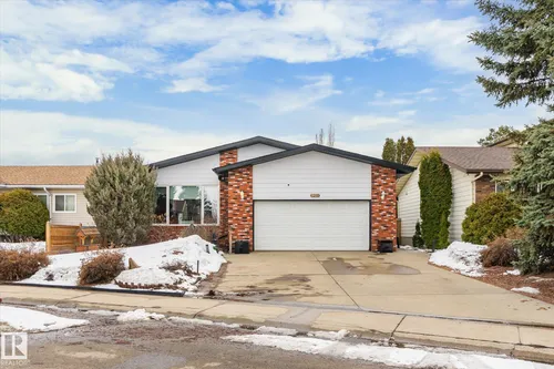8427 152B AV NW, Edmonton - $500,000