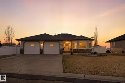 Interior photo 1 of 5002 58 ST
