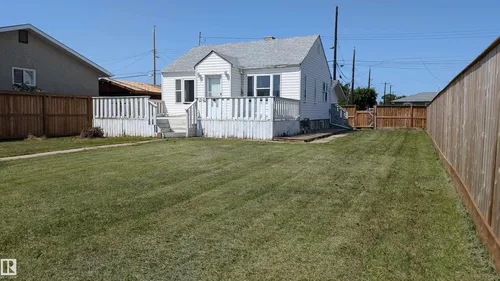 7812 128 AV NW, Edmonton - $289,000