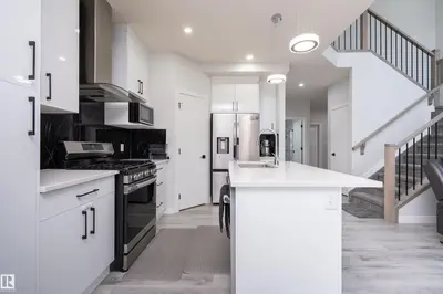 Interior photo 3 of 3620 41 Ave