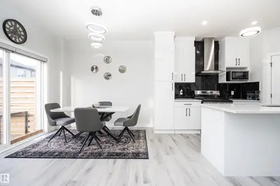 Interior photo 2 of 3620 41 Ave