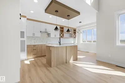 Interior photo 2 of 4915 17 AVENUE SW