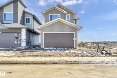 Interior photo 1 of 4915 17 AVENUE SW