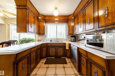 Interior photo 4 of 8509 39B AV NW