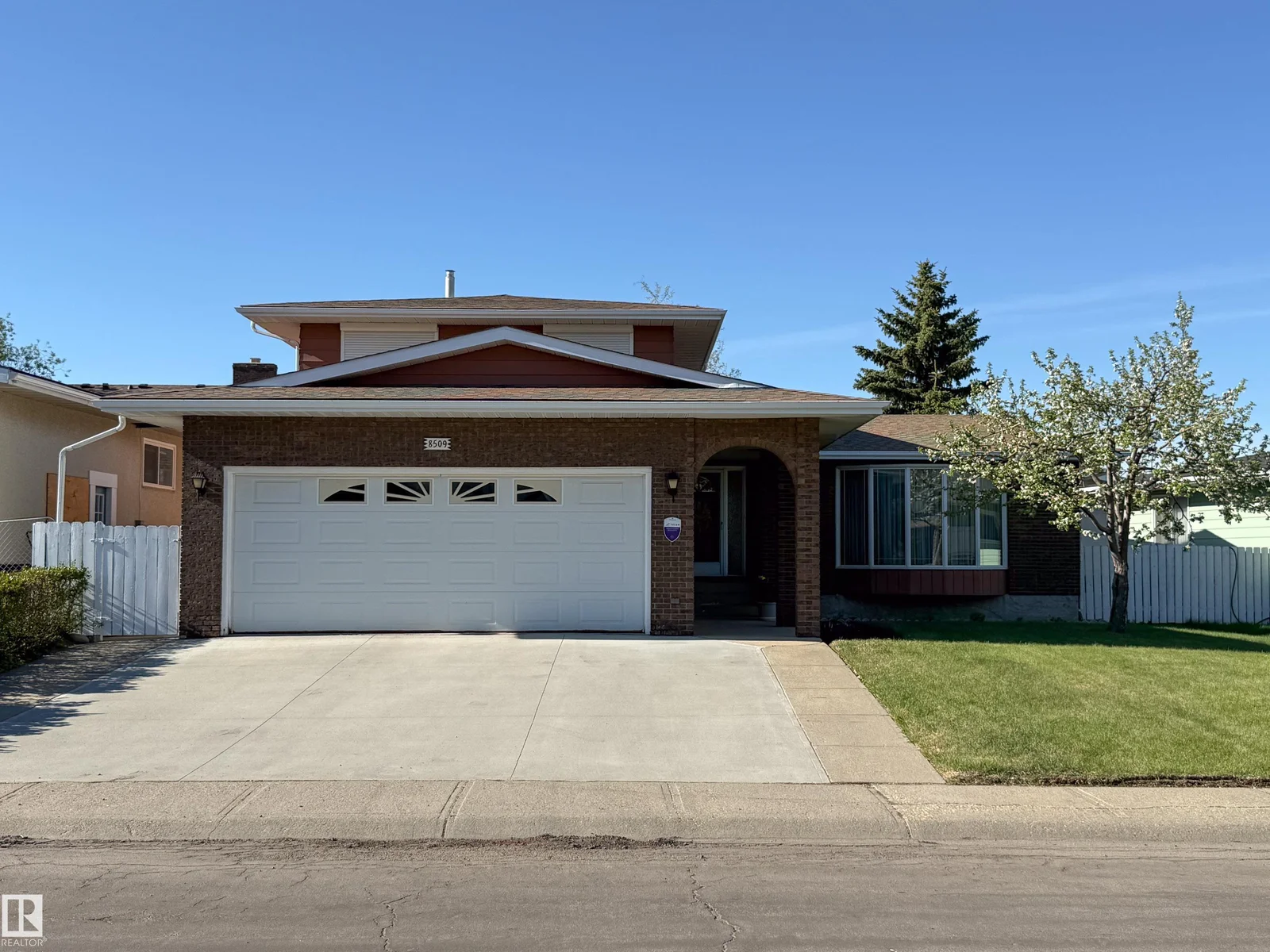 8509 39B AV NW, Edmonton - 5 bedroom Detached Single Family for sale
