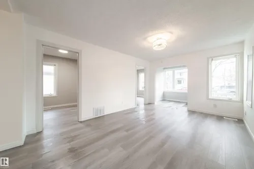 11912 77 ST NW, Edmonton - $255,000