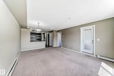 Interior photo 4 of 