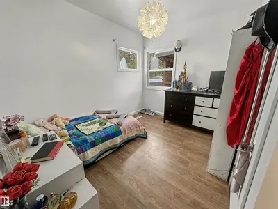 Interior photo 3 of 5510 Railway AV