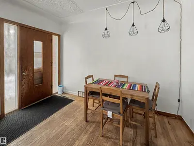 Interior photo 1 of 5510 Railway AV