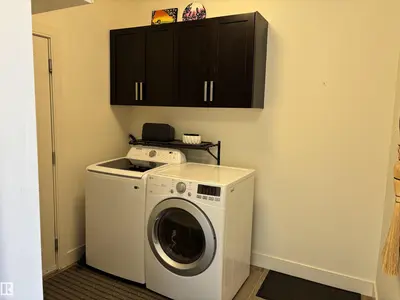 Interior photo 2 of 89 Sandalwood Place