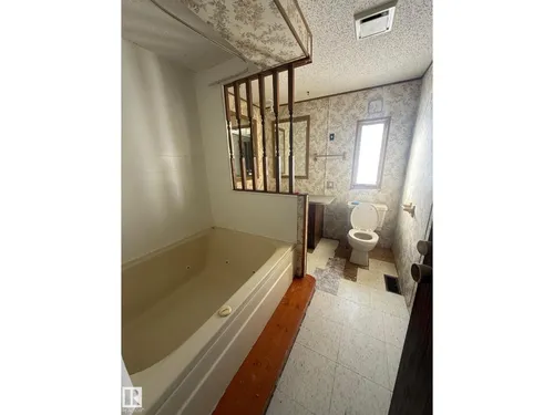 4904 51 AV, Opal - $279,900