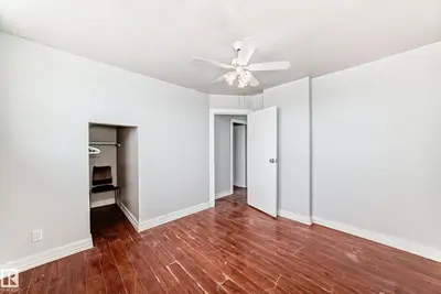 Interior photo 2 of 5013-5015 49 AV