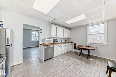 Interior photo 1 of 5013-5015 49 AV