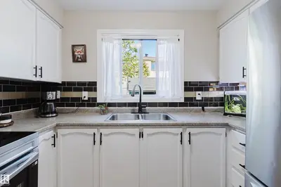 Interior photo 3 of 10946 BEAUMARIS RD NW