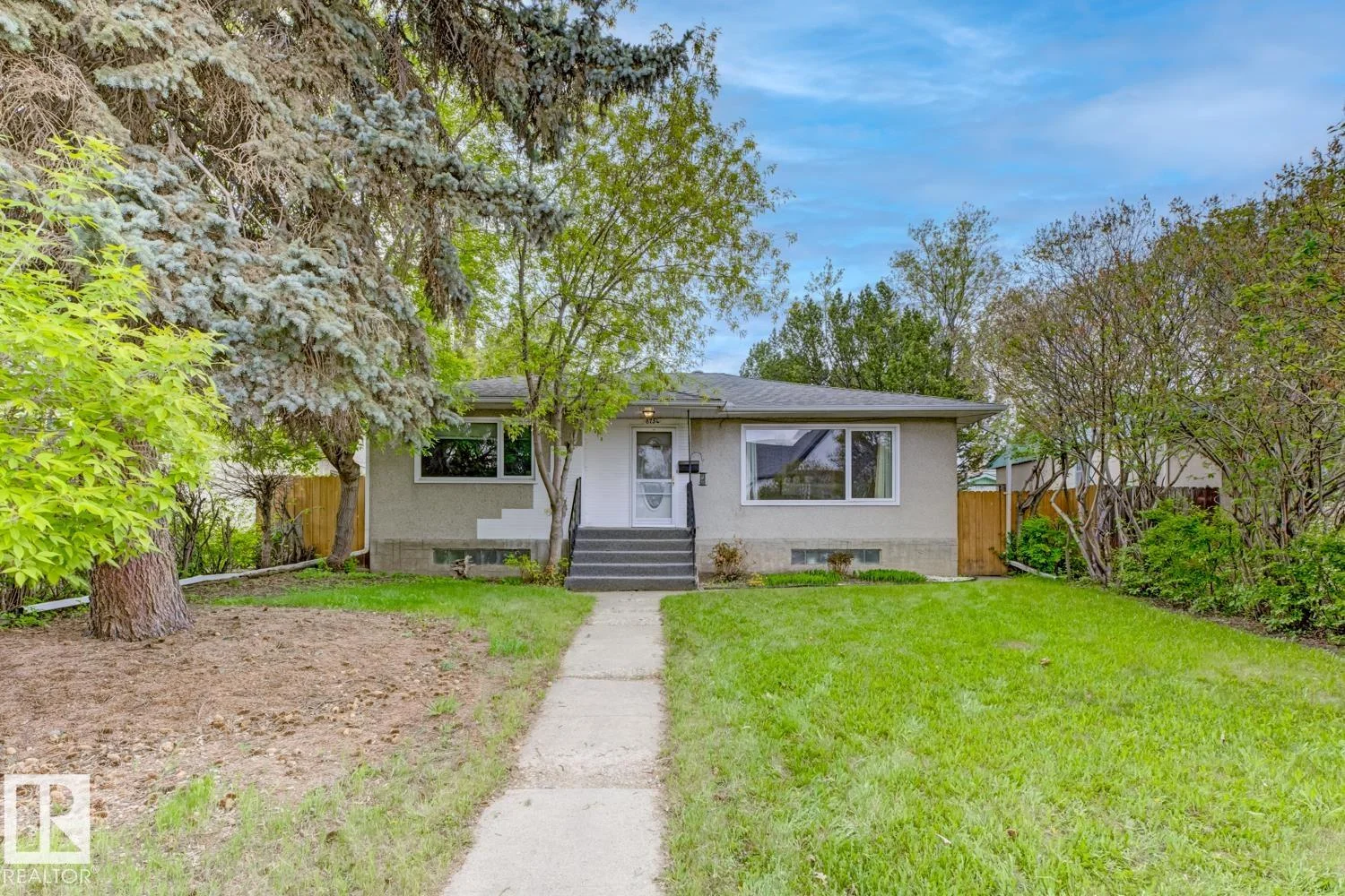8754 STRATHEARN DR NW NW, Edmonton - 4 bedroom Detached Single Family for sale
