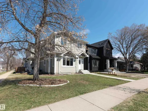 9354 73 AV NW, Edmonton - $489,900