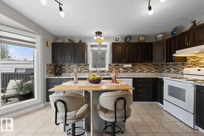 Interior photo 4 of 4319 54 AV
