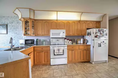 Interior photo 3 of 5426 53 AV