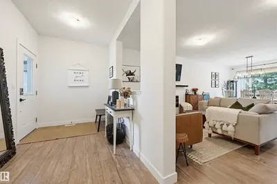 Interior photo 3 of 50 Kingsbury CI
