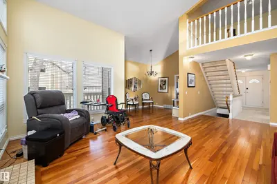 Interior photo 4 of 1027 109 ST NW