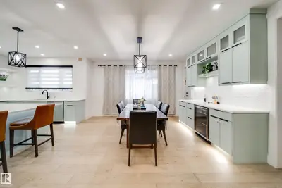 Interior photo 4 of 4416 SUZANNA CR SW