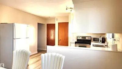 Interior photo 4 of 4709 106 ST NW