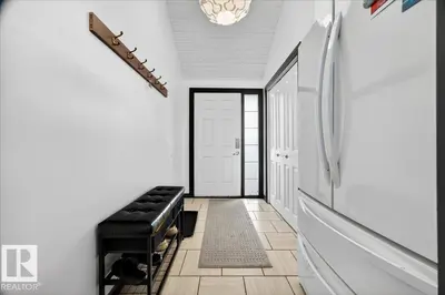 Interior photo 1 of 5040 52 ST