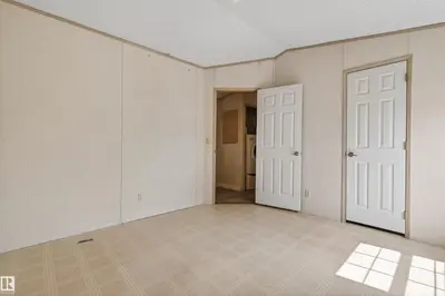 Interior photo 4 of 5329 54 ST