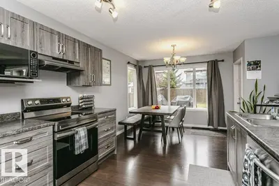 Interior photo 4 of 9 CYPRESS LI