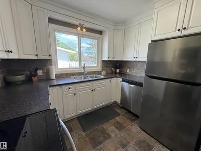 Interior photo 3 of 5504 51 Ave