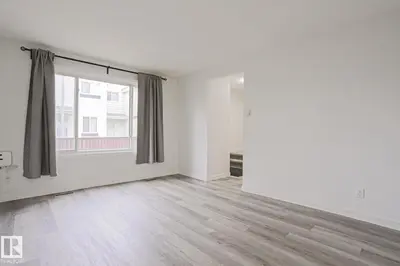 Interior photo 3 of 238 PRIMROSE GARDENS GD NW