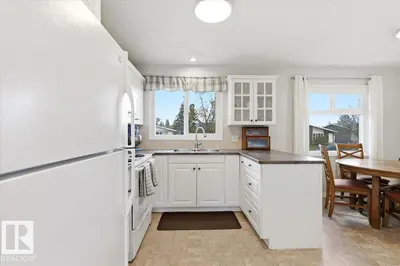 Interior photo 1 of 5409 55 AV