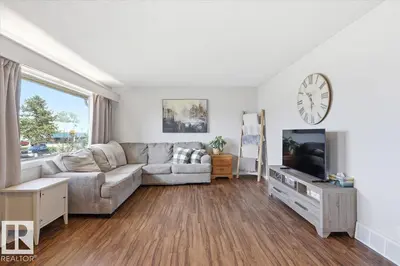 Interior photo 2 of 5409 55 AV