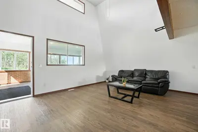 Interior photo 4 of 51019 RGE ROAD 273