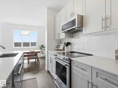 Interior photo 4 of 2128 GRAYDON HILL CR SW