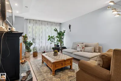 Interior photo 4 of 66 AMBERLY CT NW