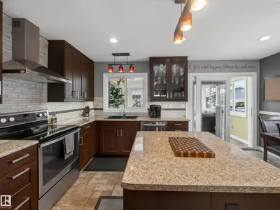 Interior photo 4 of 8410 95B Ave