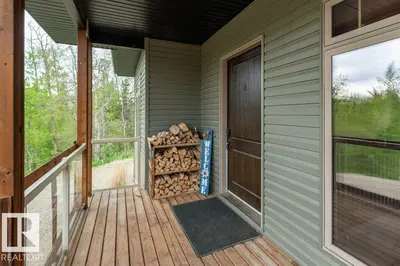 Interior photo 4 of 53404 RGE ROAD 11