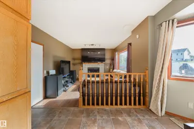 Interior photo 4 of 4012 44 AV