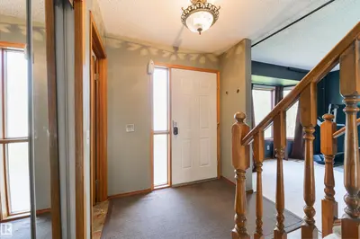 Interior photo 1 of 4012 44 AV
