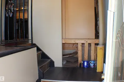 Interior photo 1 of 111 DIAMOND DR