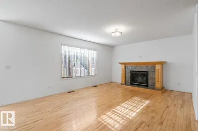 Interior photo 2 of 4717 60