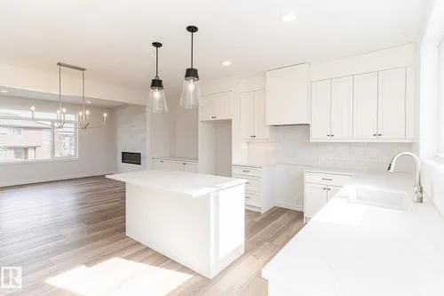 7135 MAY CR NW, Edmonton - $625,000