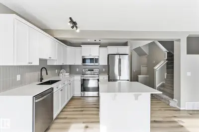 Interior photo 4 of 32 VISTA ST