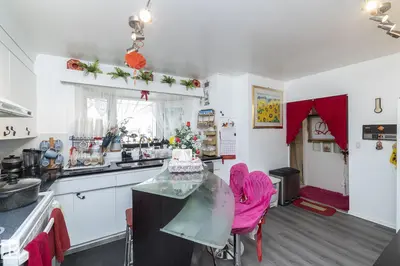 Interior photo 4 of 11539 40 AV NW