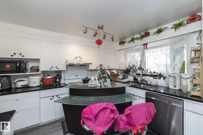 Interior photo 3 of 11539 40 AV NW