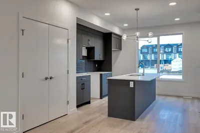 Interior photo 1 of 7550 KLAPSTEIN LINK LI SW