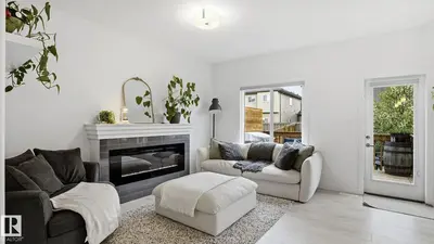 Interior photo 2 of 7215 CHIVERS PL SW