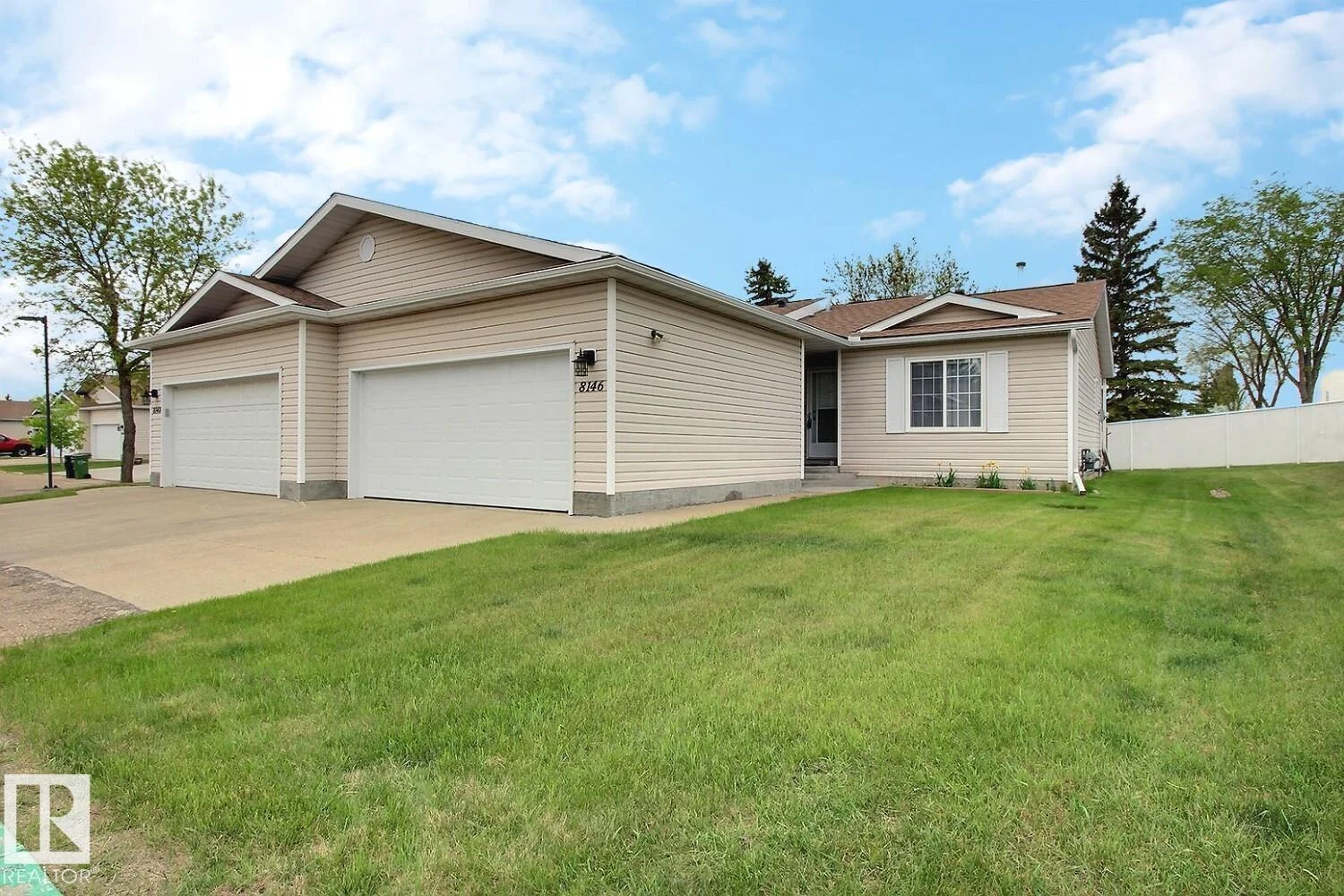 8146 27 AV NW, Edmonton - 2 bedroom Duplex for sale