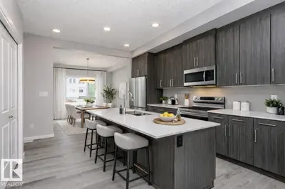 Interior photo 2 of 344 Hawthorn WY